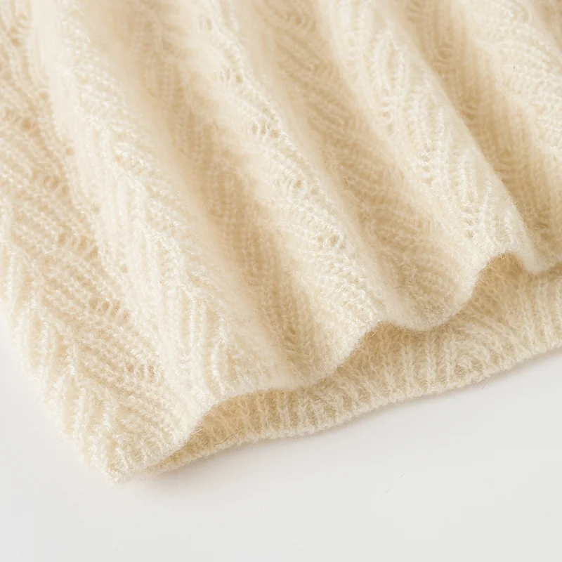 100% Cashmere, Cashmere crew-neck sweater — Camel, 14–15.5µm, Cashmere Garment / Women — detail view 5