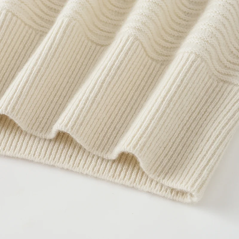 100% Cashmere, Cashmere crew-neck sweater — White, 14–15.5µm, Cashmere Garment / Women — detail view 4