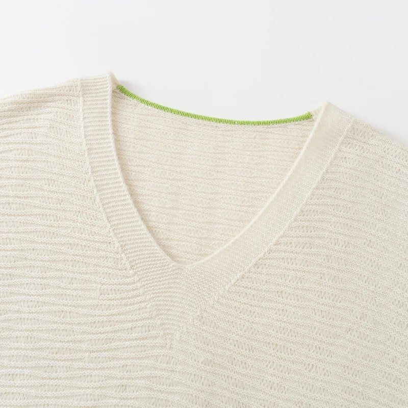 100% Cashmere, Cashmere crew-neck sweater — White, 14–15.5µm, Cashmere Garment / Women — detail view 6