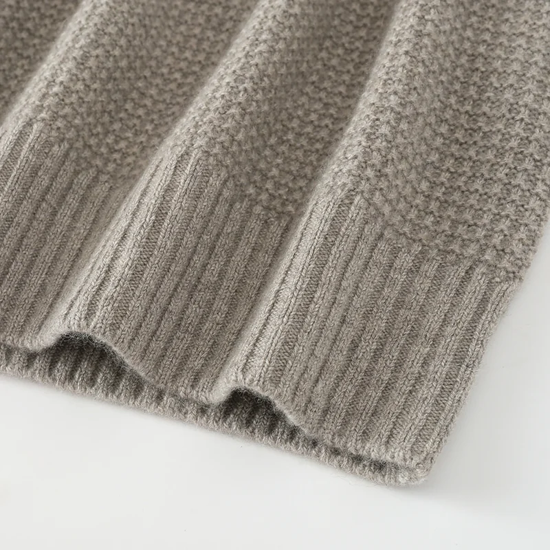 100% Cashmere, Cashmere crew-neck sweater — Grey Cable, 14–15.5µm, Cashmere Garment / Men — detail view 5
