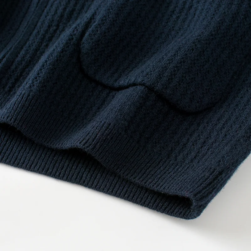 100% Cashmere, Cashmere crew-neck sweater — Black, 14–15.5µm, Cashmere Garment / Men — detail view 4