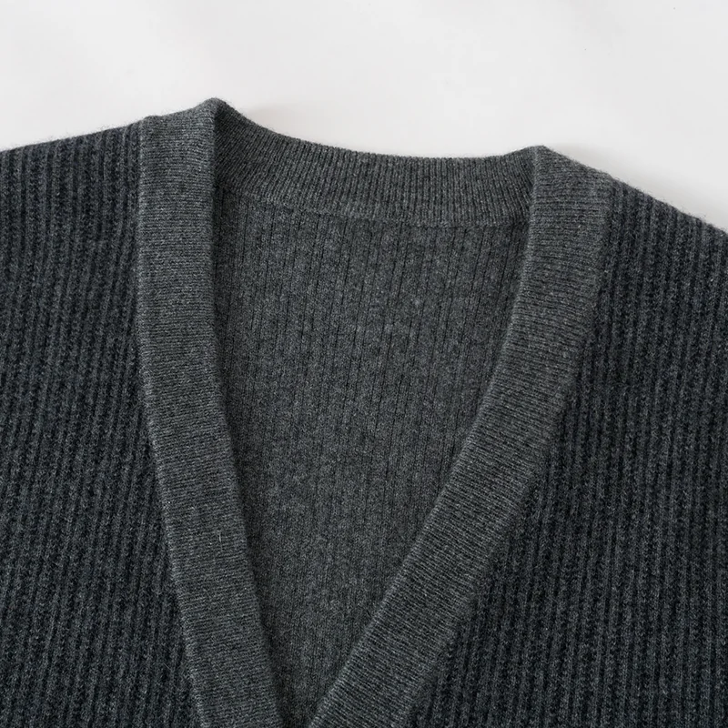100% Cashmere, Cashmere crew-neck sweater — Grey, 14–15.5µm, Cashmere Garment / Men — detail view 5