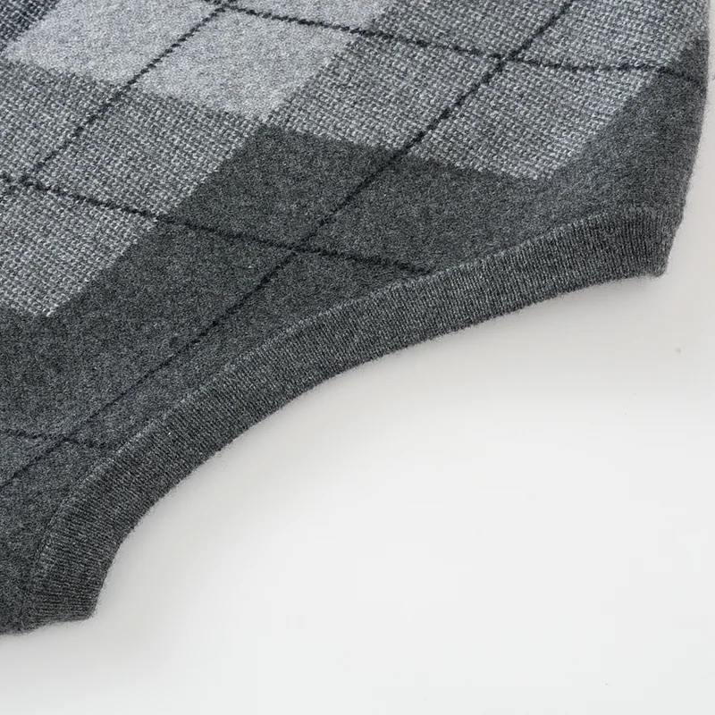 100% Cashmere, Cashmere sleeveless vest — Grey Sleeveless vest, 14–15.5µm, Cashmere Garment / Men — detail view 4