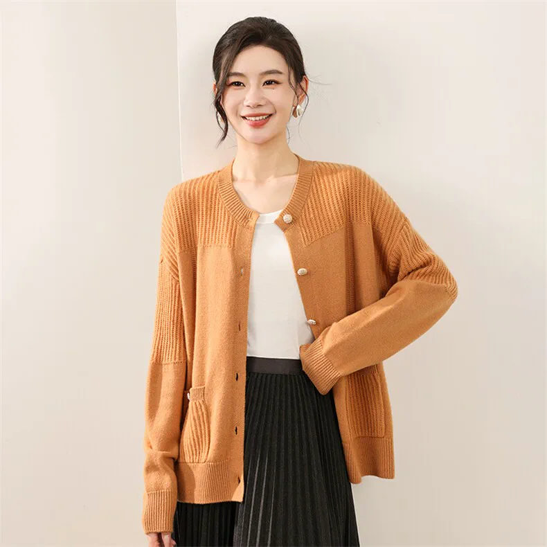 100% Cashmere, Custom Gold Button Cardigan Women - Chanel-Style Cashmere Knit Sweater, 14–15.5µm, Womenswear — detail view 2