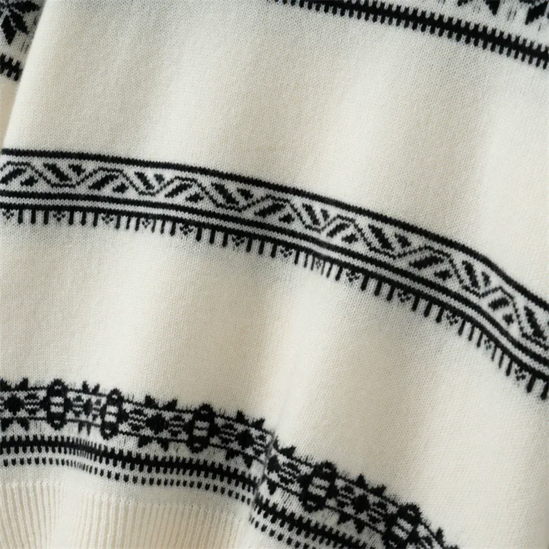 100% Cashmere, Cashmere chunky cable turtleneck pullover, 14–15.5µm, Cashmere Garment — detail view 3