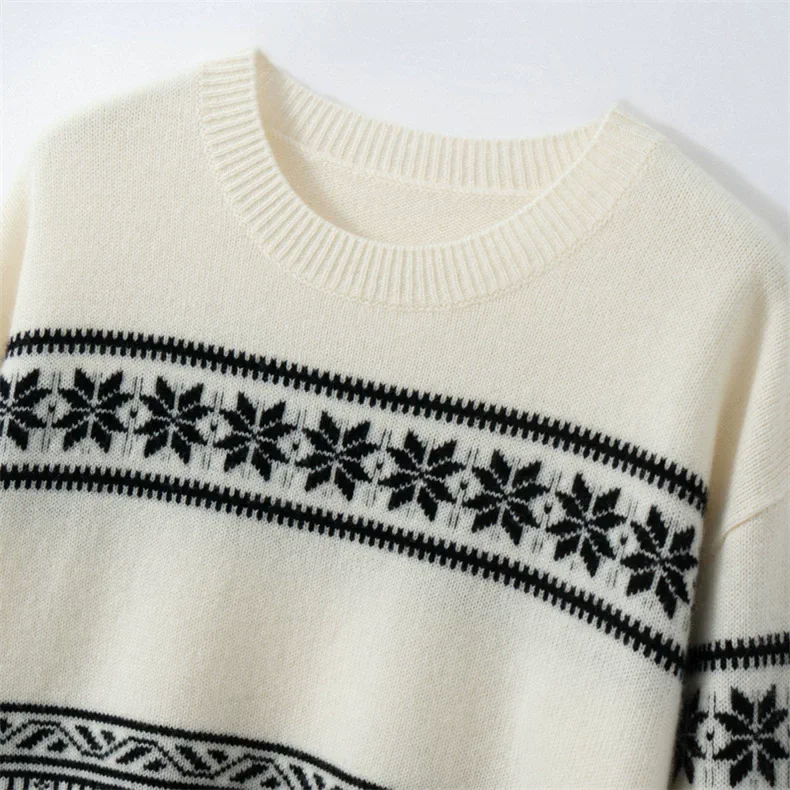 100% Cashmere, Cashmere chunky cable turtleneck pullover, 14–15.5µm, Cashmere Garment — detail view 5