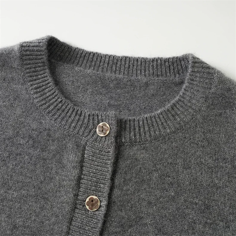 100% Cashmere, Cashmere turtleneck pullover with cable detail, 14–15.5µm, Cashmere Garment — detail view 3
