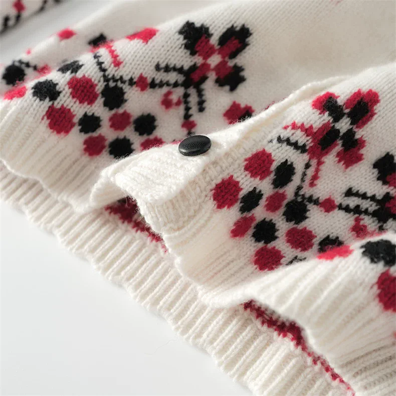 100% Cashmere, Custom Cashmere Snowflake Christmas Cardigan Women - Holiday Knit Sweater Wholesale FW 2025, 14–15.5µm, Womenswear — detail view 2
