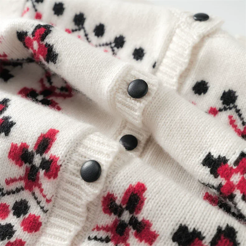 100% Cashmere, Custom Cashmere Snowflake Christmas Cardigan Women - Holiday Knit Sweater Wholesale FW 2025, 14–15.5µm, Womenswear — detail view 4