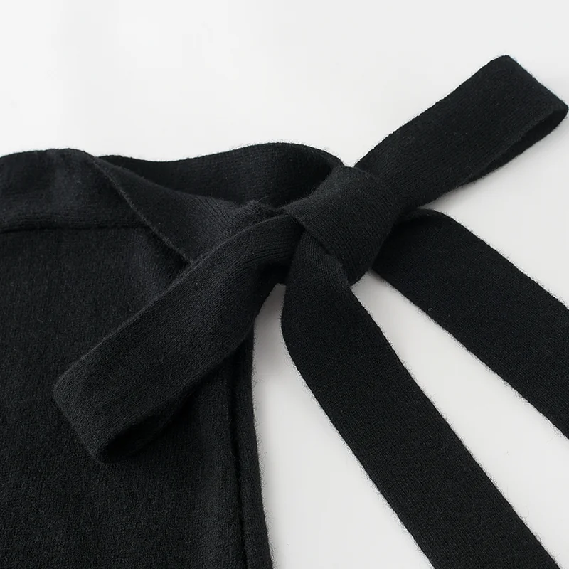 100% Cashmere, Cashmere belted long knit dress with V-neck, 14–15.5µm, Cashmere Garment — detail view 4